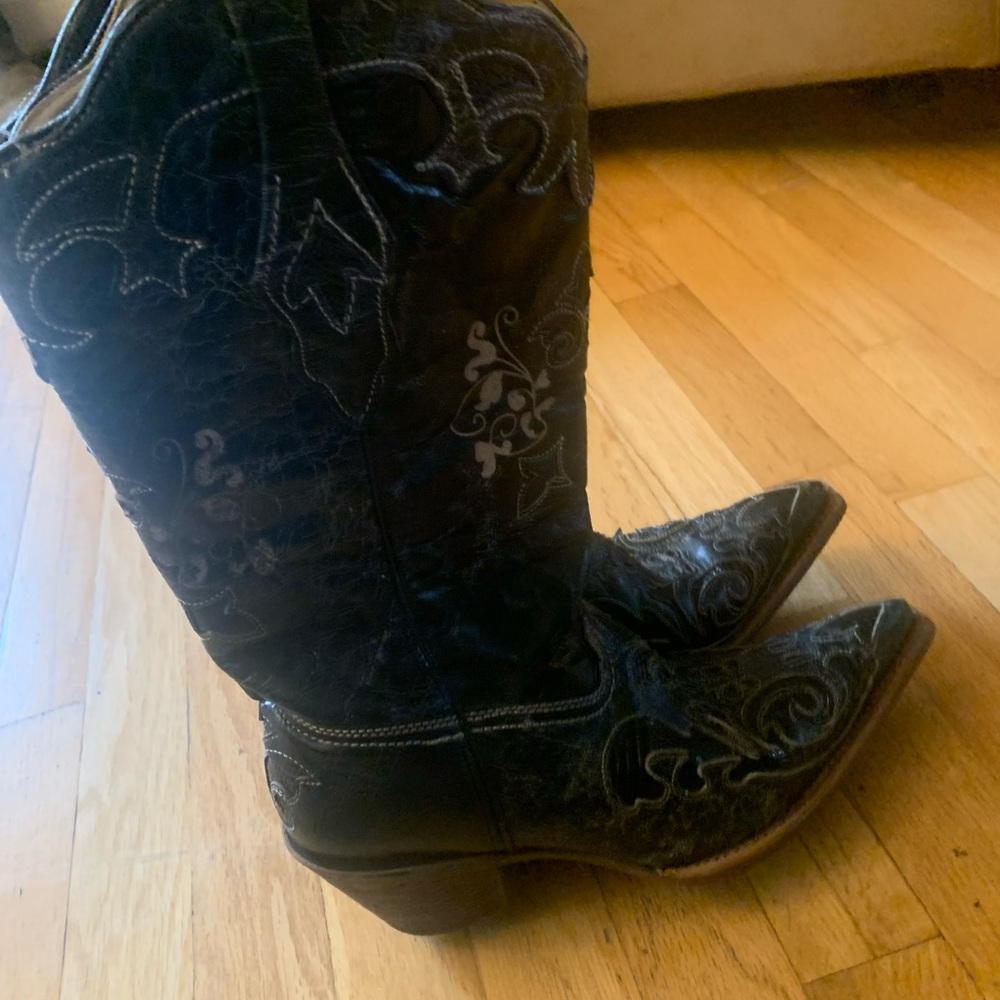 cowgirl boots